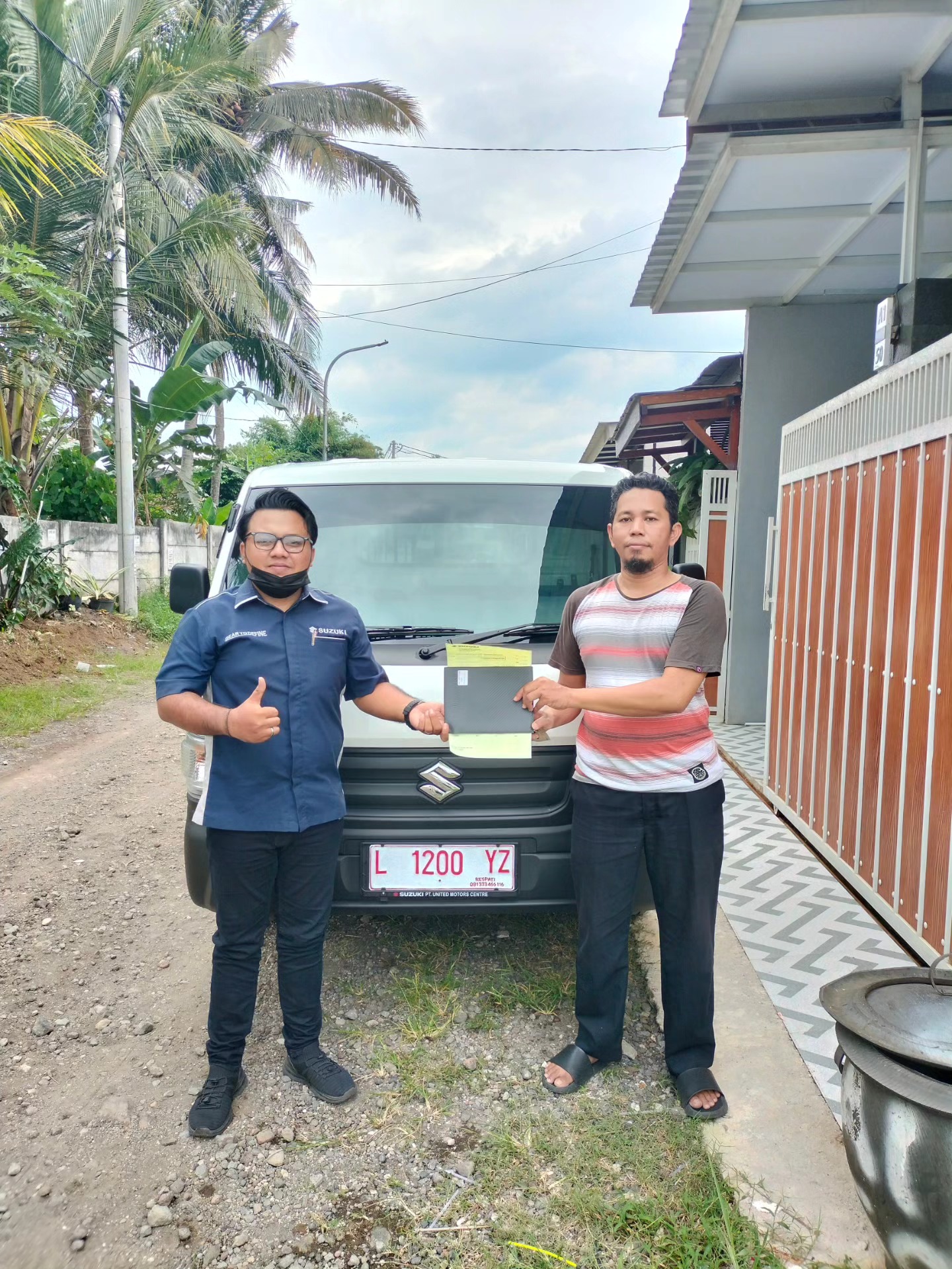 Suzuki Jember - Terima kasih atas pembelian 1 unit Pickup Carry FD ACPS putih, untuk menemani dalam setiap kegiatan Usahanya.